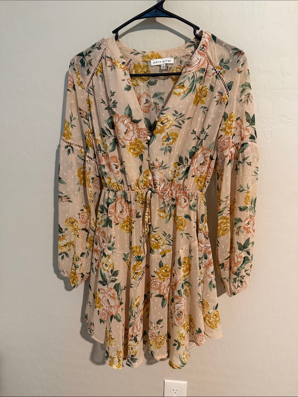 Moon River Beige Floral Long-Sleeve Mini Dress